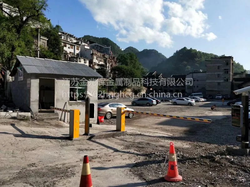 蓝卡红门九竹建星启功厂家、安装护栏厂家
