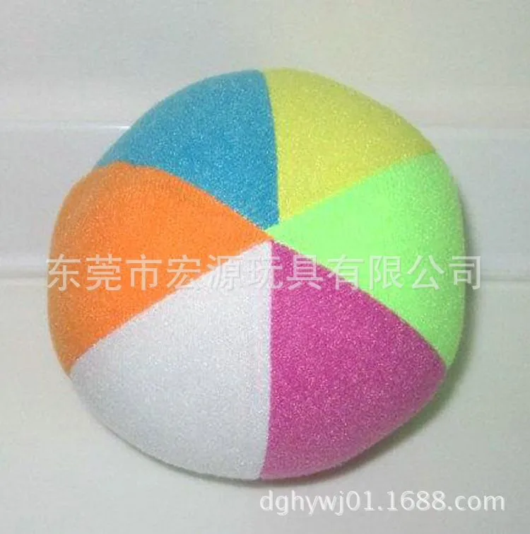 毛绒足球玩具