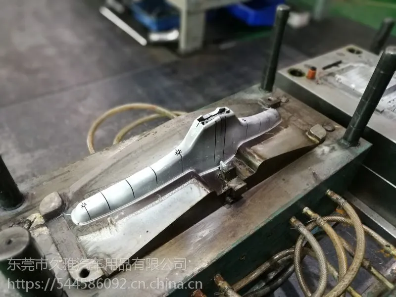 久雅***车载挂衣架车载多功能家用、车用衣架 现货批发