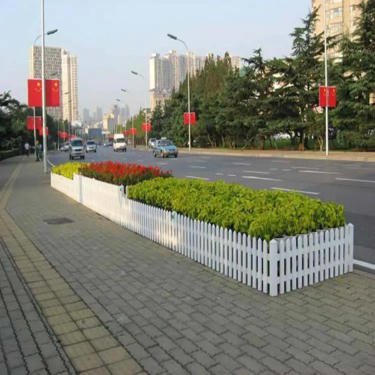 山西朔州应县草坪护栏价格 辽宁锦州古塔锌钢草坪护栏厂家 联系