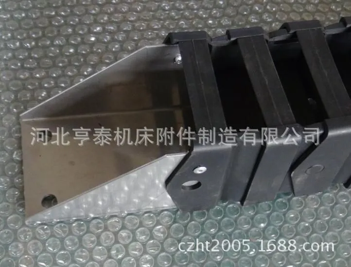 万向拖链铁接头细节图