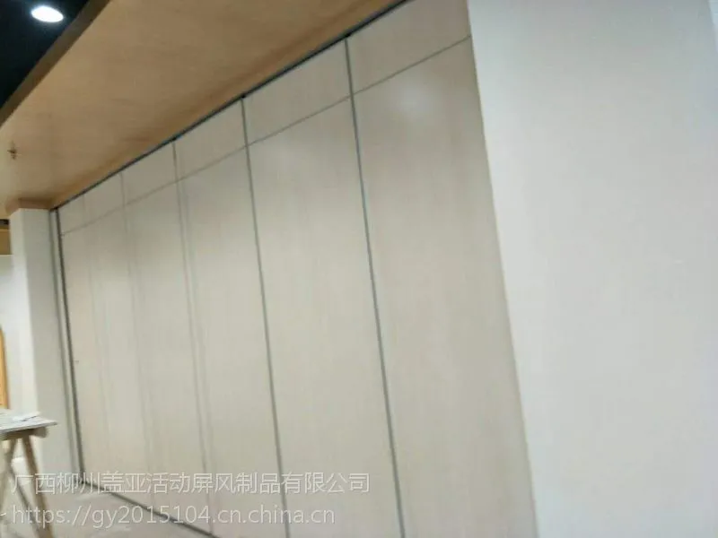 柳州体育中心篮球训练馆65型铝合金活动屏风柳州盖亚屏风厂家