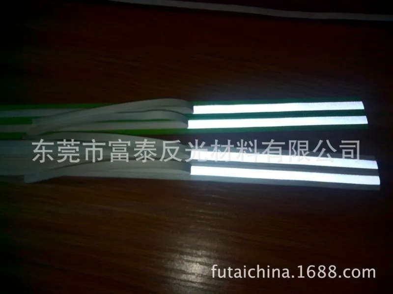 手机拍3M反光拉链效