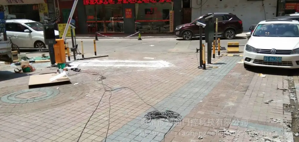 惠东小区道闸车牌识别系统智能挡车识别道闸生产厂家智通