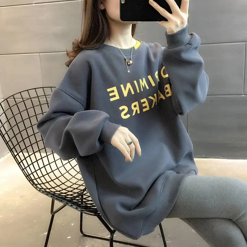 新手批发衣服怎么拿货学院风圆领卫衣女潮ins圆领卫衣地摊批发服装地摊照片