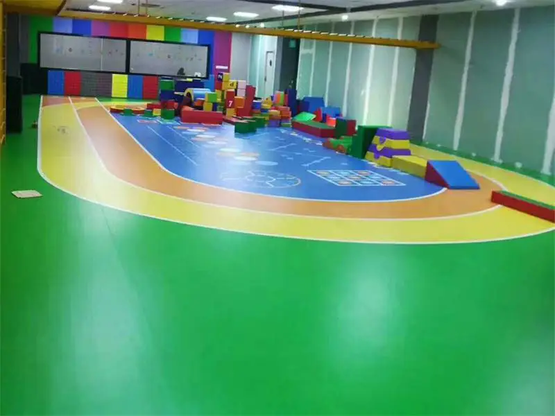 仿真草坪草皮运动地板 全塑型塑胶跑道 环保耐用回弹力高