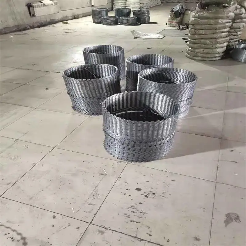 福建安溪刺丝滚笼支架 快速发货铁路刀片刺笼 冷镀锌刀片刺圈