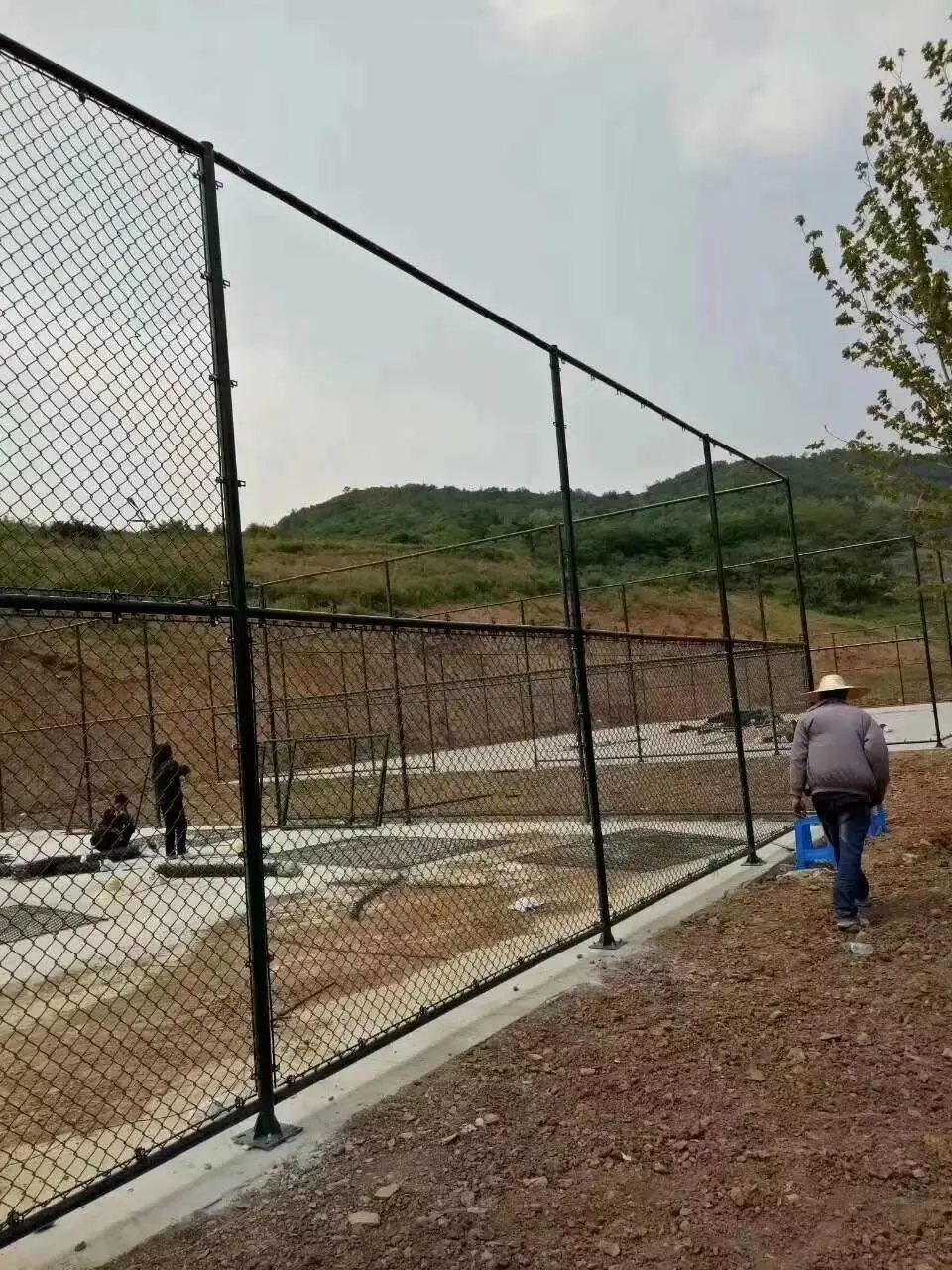 柳州鱼峰网球场护栏 多少钱|足球篮球场围栏