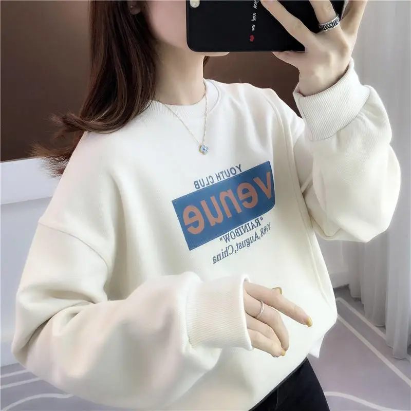 新手批发衣服怎么拿货学院风圆领卫衣女潮ins圆领卫衣地摊批发服装地摊照片