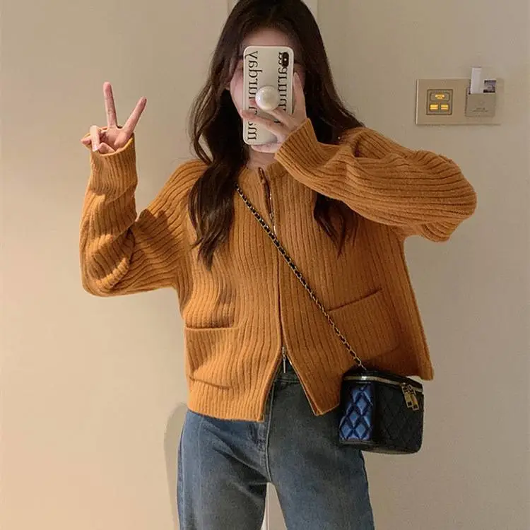 义乌地摊服装批发市场宽松打底衫套头毛衣女尾货服装批发市场