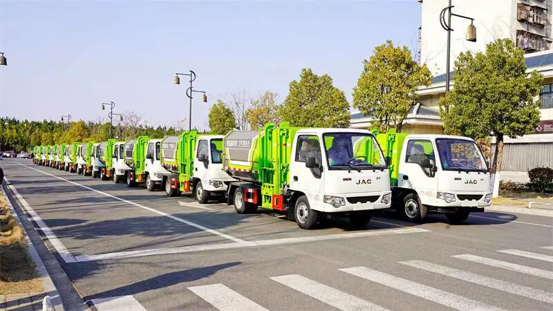4吨垃圾车 容积2立方勾臂垃圾车