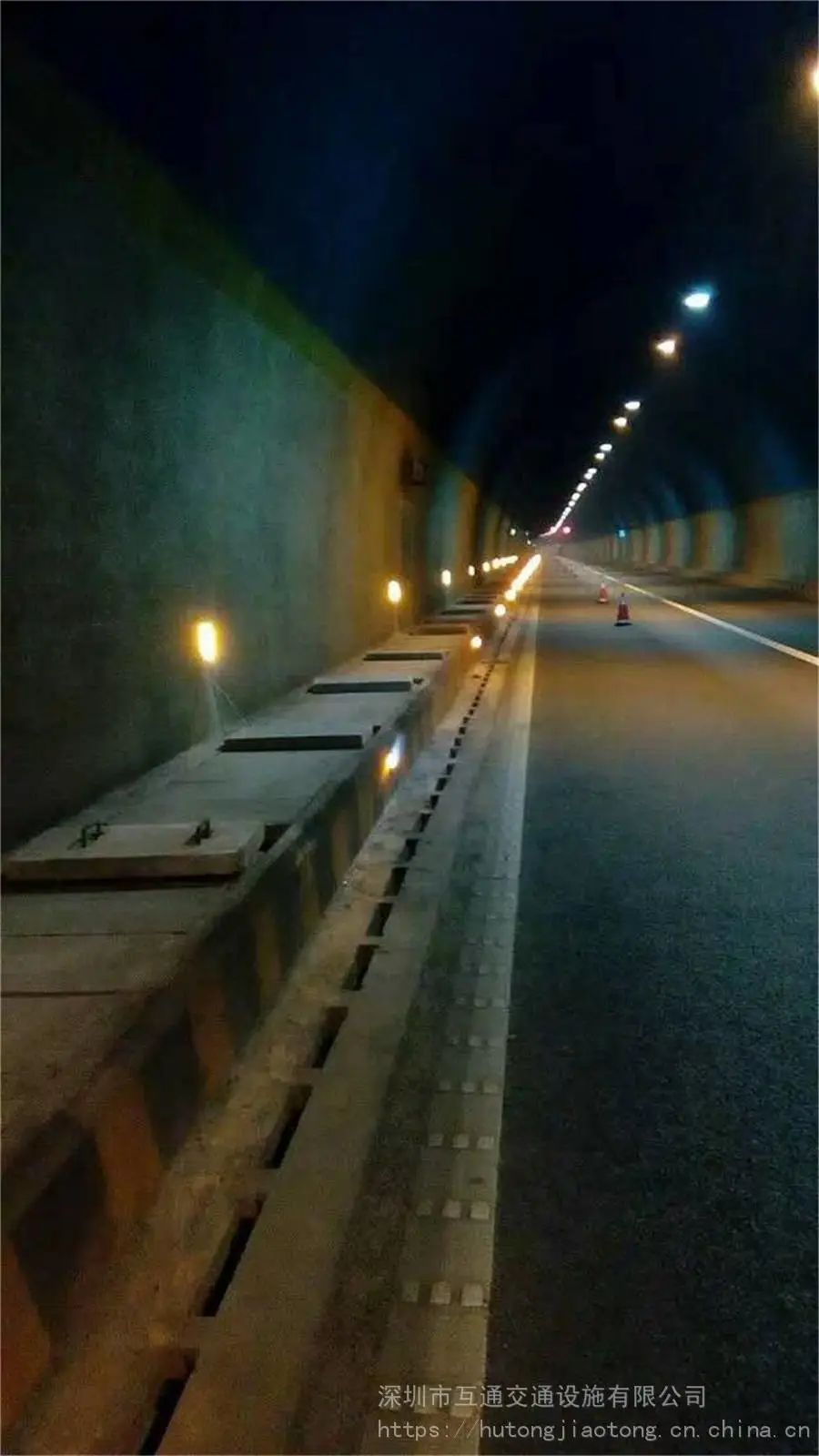 互通 匝道出口 LED有源诱导灯 安装位置有讲究 福建定制