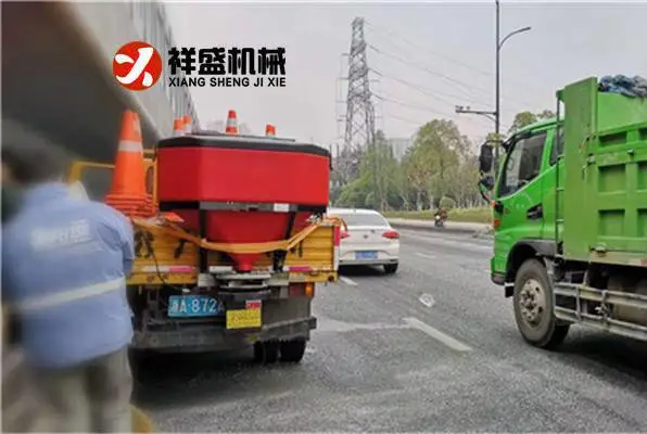 固原融雪剂撒播机 融雪撒盐机使用效果 视频欢迎咨询 固原融雪剂撒播机 融雪撒盐机使用效果 视频欢迎咨询