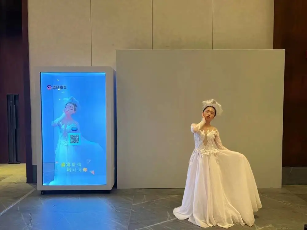 3D卡通全息仓 快闪动漫人物***装置 室内86寸透明柜活动道具租售