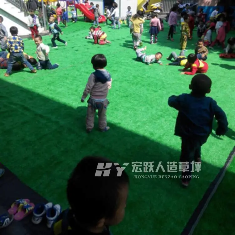 延边***环保绿色幼儿园仿真草坪每平方米多少钱_假草坪批发