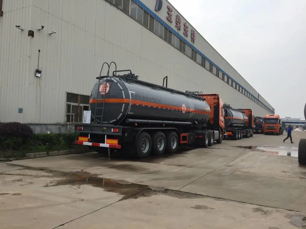 新国标8类危险品罐车,酸钢衬塑罐车 钢衬塑罐式半挂车制造工厂