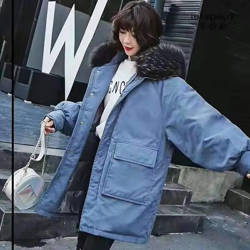 陕西渭南亏本处理棉衣货源几块钱服装毛衣批发拼色羽绒棉衣女学生