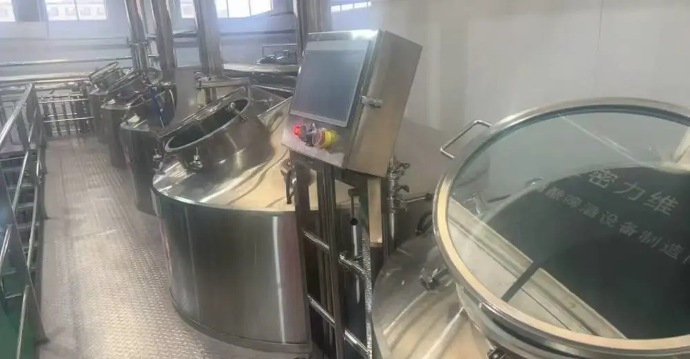 专业精酿啤酒设备厂家，糖化发酵全套配齐