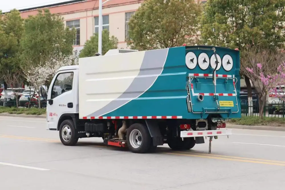 大多利卡煤场吸尘车4吨后置吸尘车