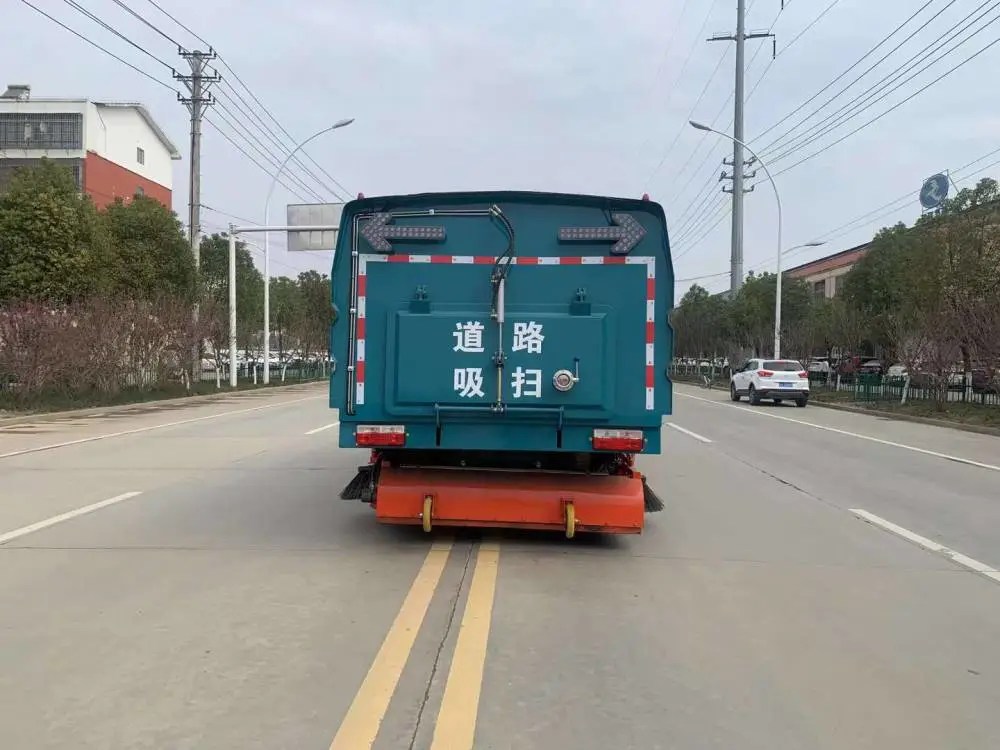 小多利卡干式吸尘车18吨矿区吸尘车购车热线