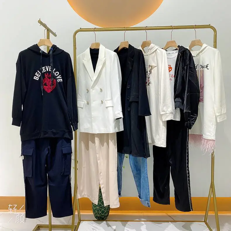 璱妠品牌折扣羊绒大衣休闲直播正品男装品牌尾货批发广西防城港羽绒服批发尾货