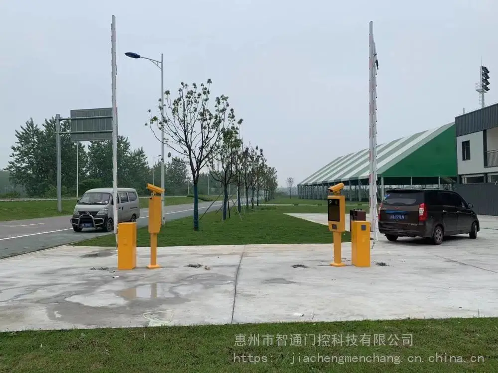 惠阳车牌识别摄像头直杆道闸上门安装智通