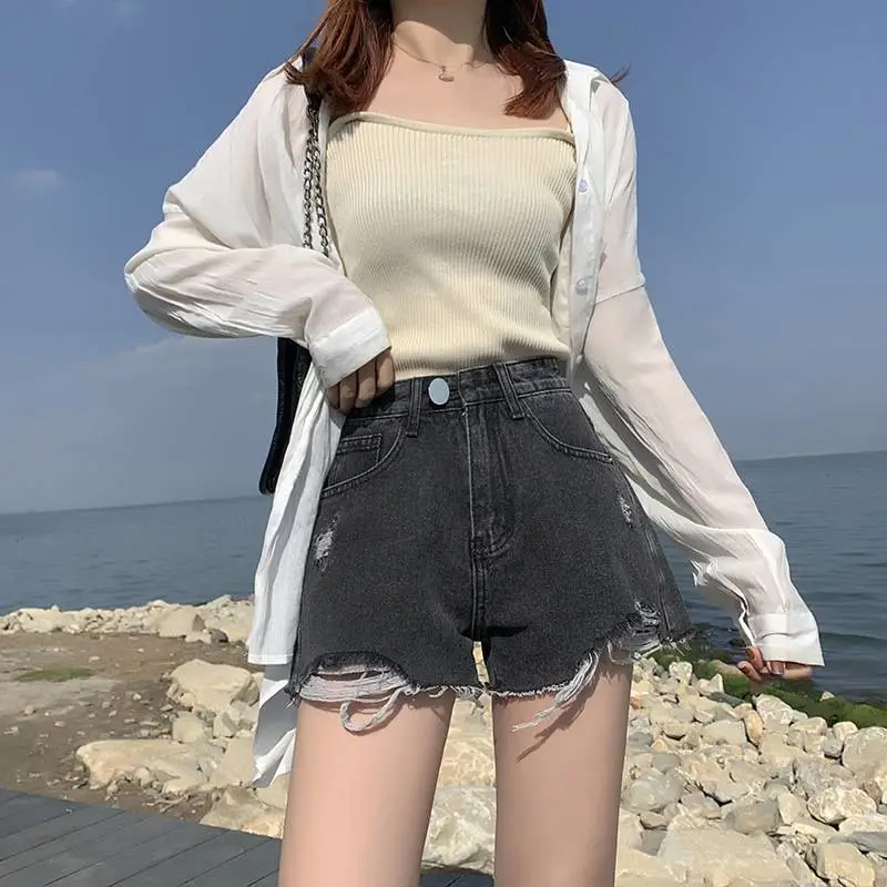 两三千在义乌能批发多少货夏季时尚潮流牛仔热裤长期批发5元外贸服装