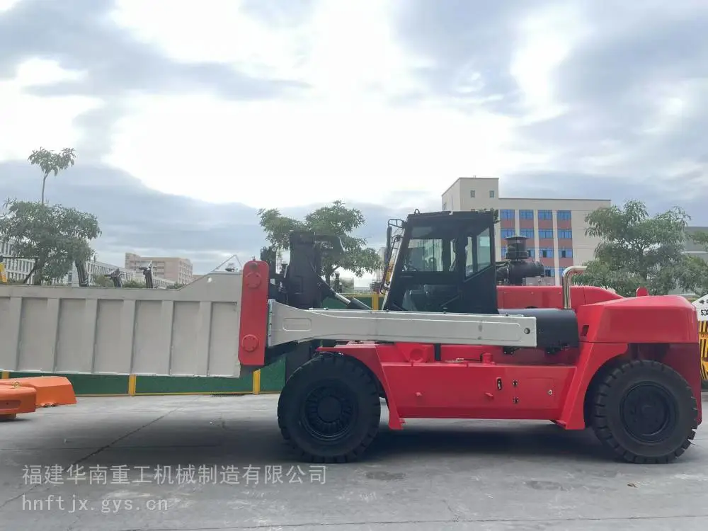 铝合金熔炉5吨加料车铝厂专用车辆设备华南重工供应