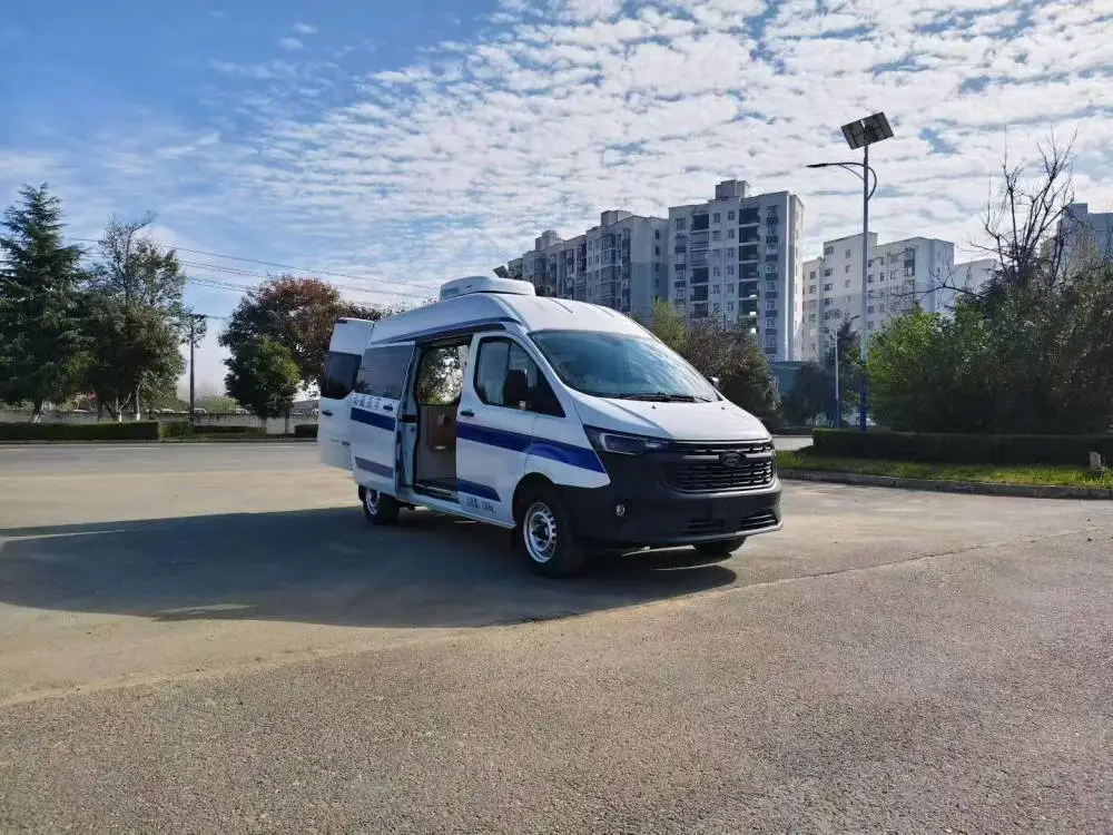福特全顺 T6 大气环境（走航）检测车配置 路政工程检测车 水质监测车