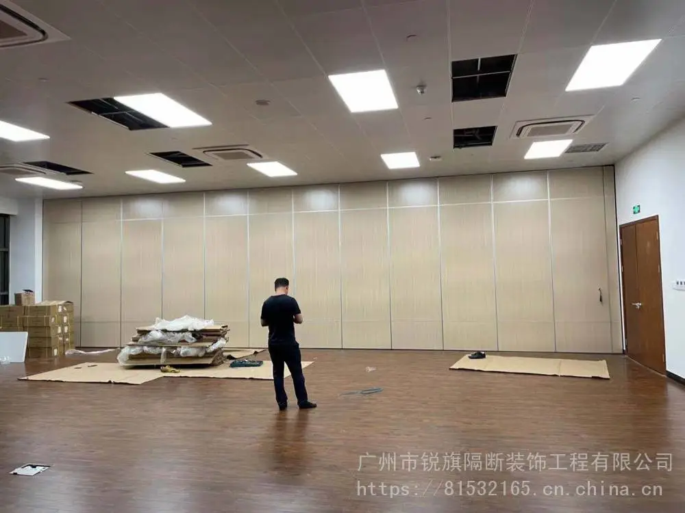 深圳会议室活动隔断上门安装