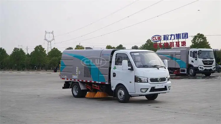 淄博负压吸尘车 进口山猫清扫车 杭州电动扫地车价格行情