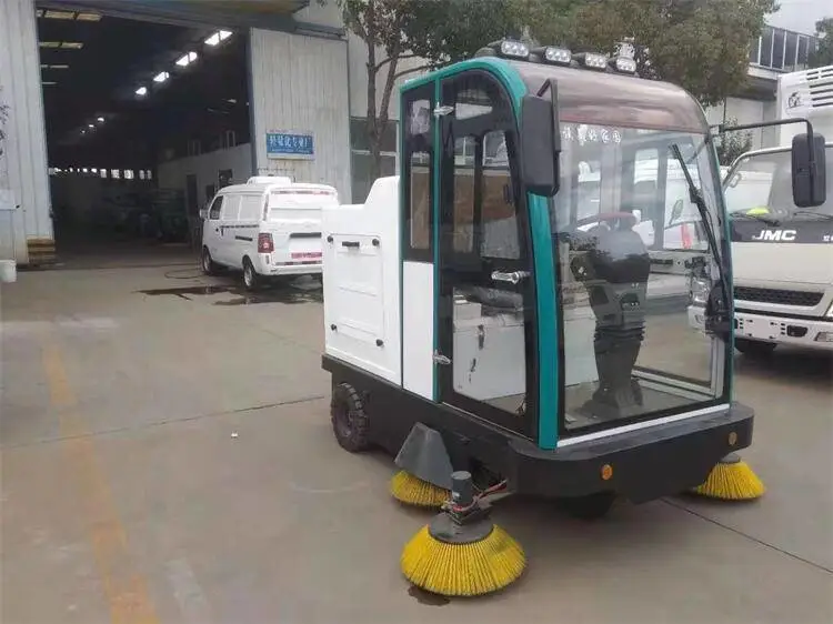 浙江电动清扫车品牌 哪里改装拖拉机清扫车 小学垃圾清扫车