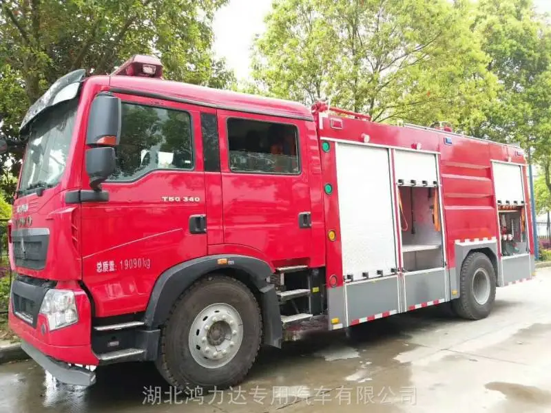 北京12方联用消防车正式入驻海淀消防救援支队投入执勤