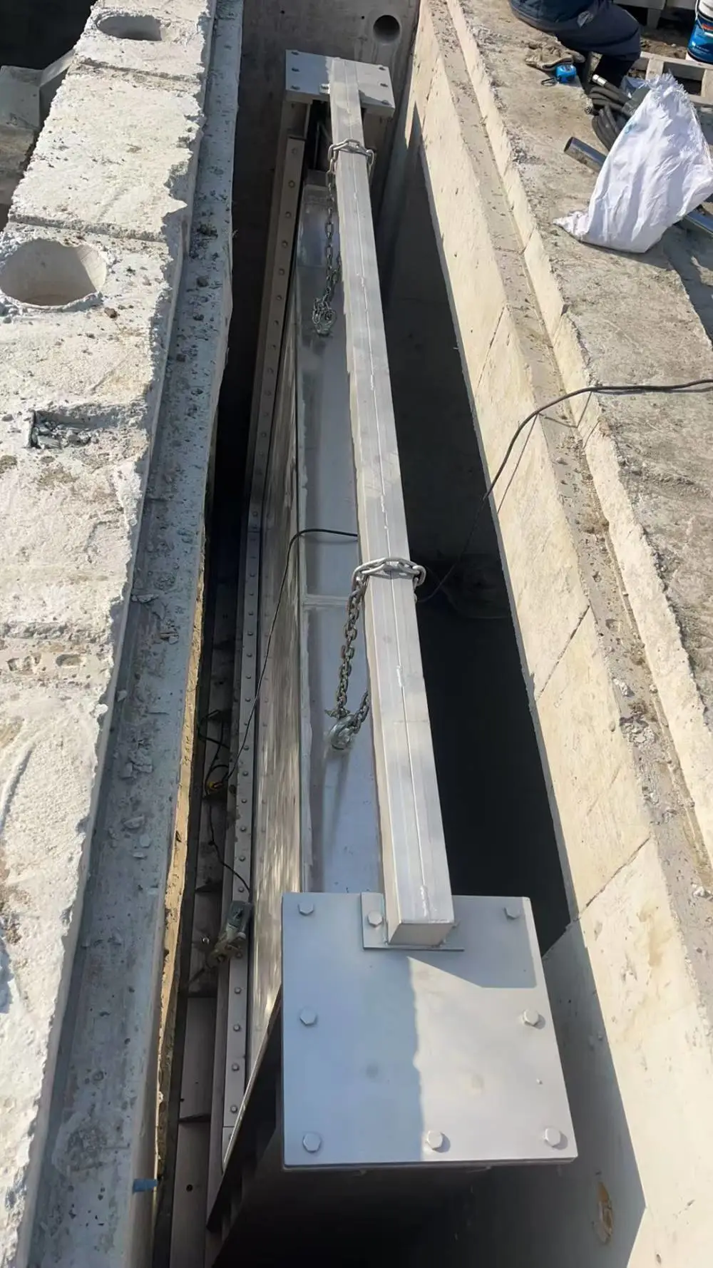 液动下开式堰门 用于雨污分流及黑臭水体治理 液压驱动堰门 现货