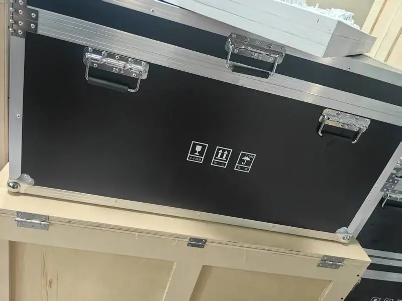 震鹏腾达箱包厂家定制各种铝合金演出箱子航空运输箱 乐器箱 沙画箱