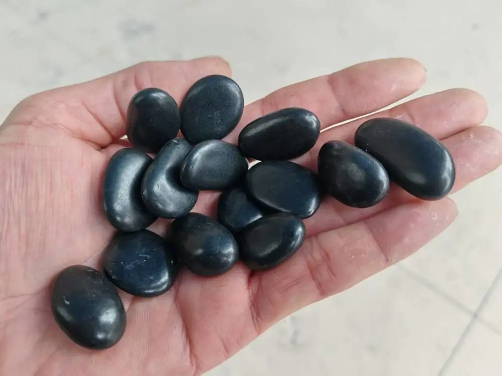 精品黑色雨花石扁壮鹅卵石园林庭院装饰大量库存