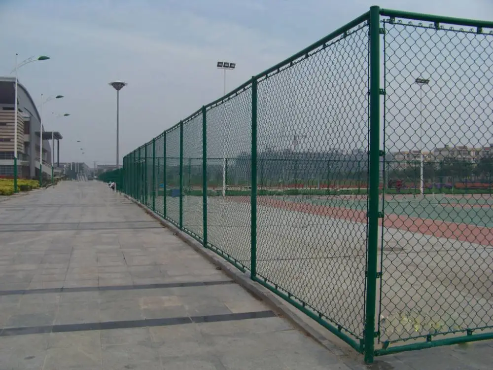 北海海城车间隔离网铁丝网 怎么买哪里买|五人制七人制足球场围网