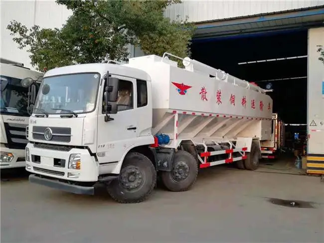 小三轴散装饲料车改装厂