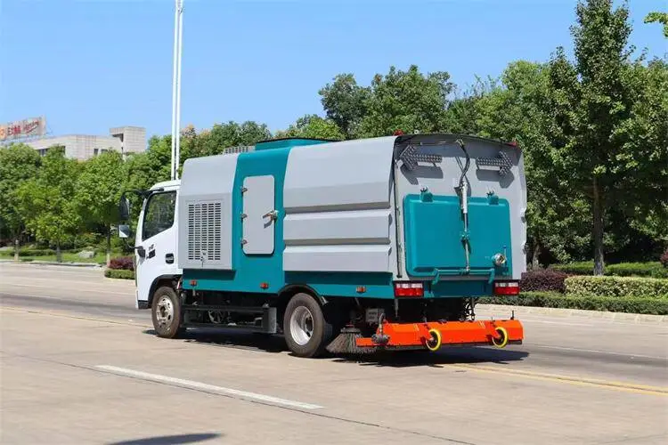 淄博负压吸尘车 进口山猫清扫车 杭州电动扫地车价格行情