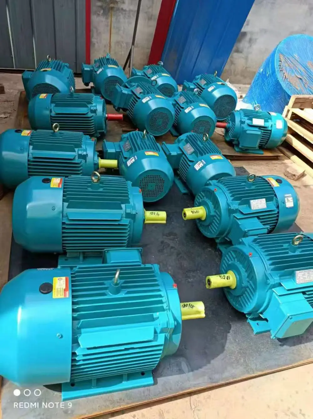 YE3系列 YE3-90L-2 2.2KW 380V 三相异步电动机 高效节能全铜国标电机