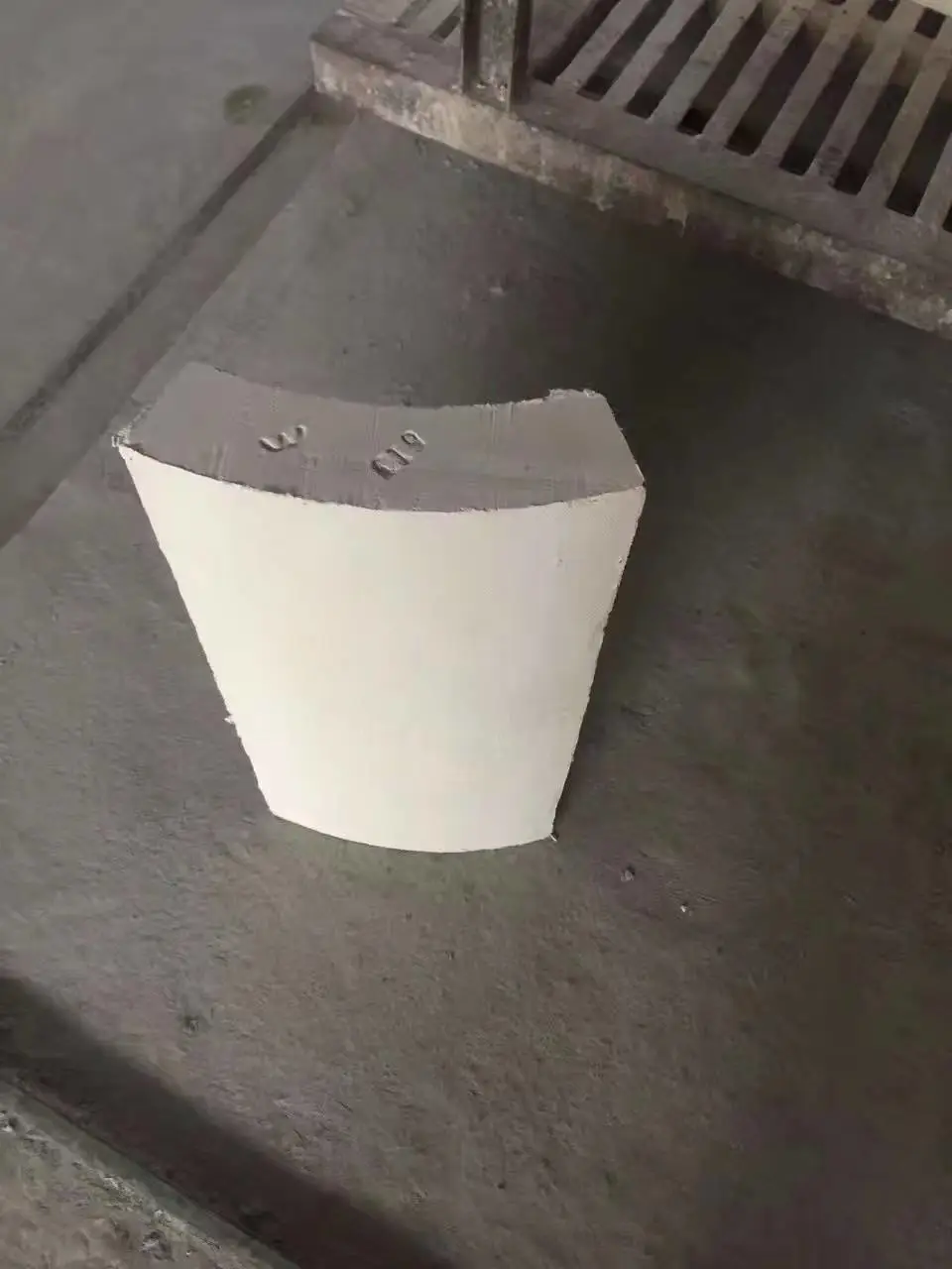 耐高温硅酸钙管壳 惠凯硅酸钙管壳，管道保温壳