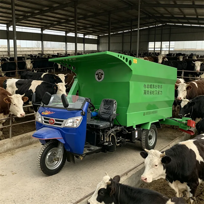 牛场tmr撒草车 畜牧养殖场饲喂车 出料均匀抛料车