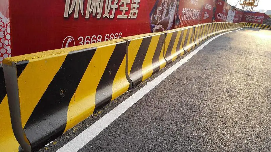 防撞分流重型隔离墩 路面施工大型水泥块路障