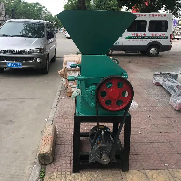潍坊电动五谷粮食颗粒破碎机高粱核桃仁破碎机养殖场饲料粉碎机