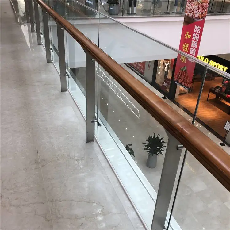 生产厂家 不锈钢立柱 楼道不锈钢护栏 多种样式供选择