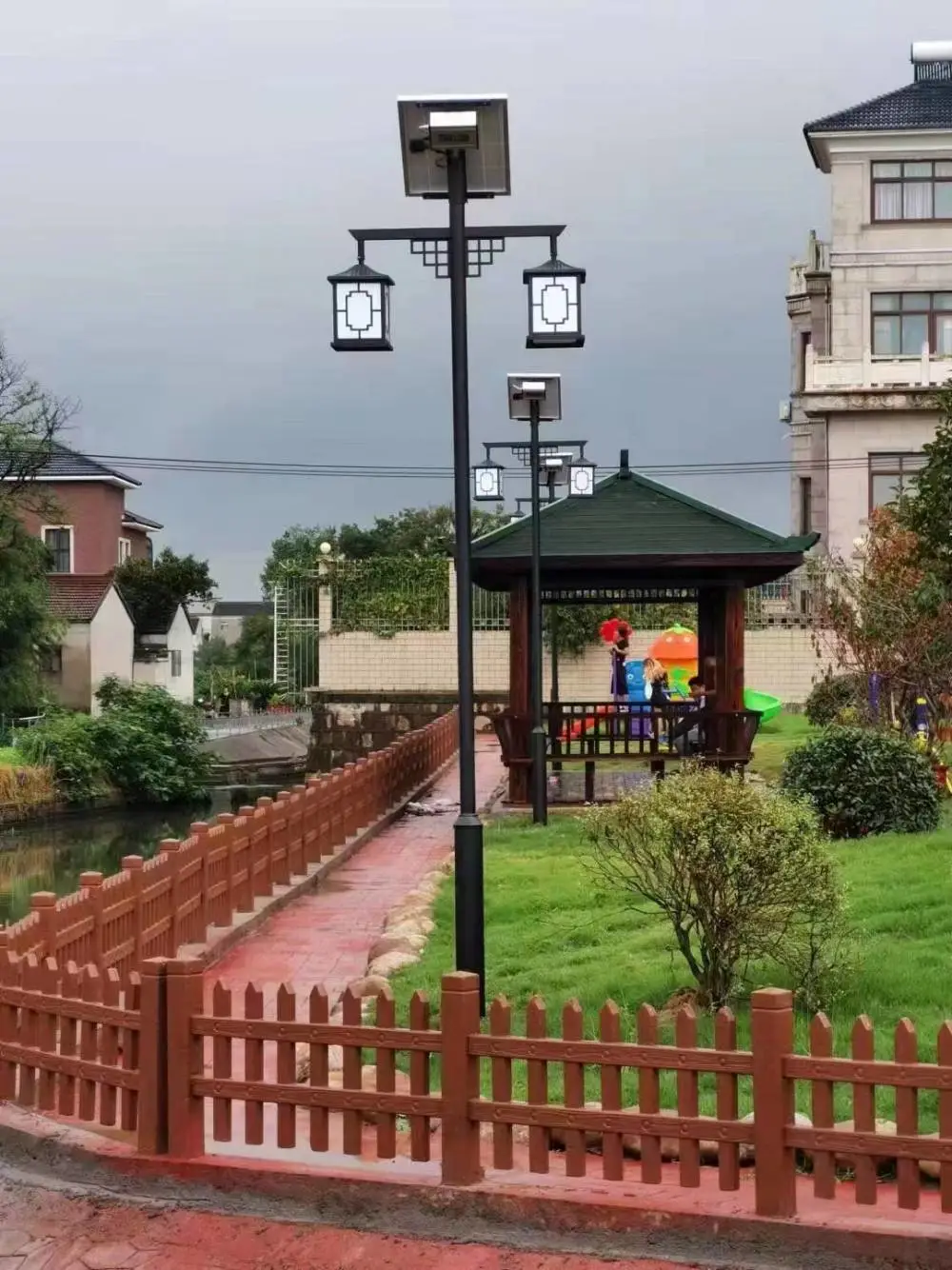崇左扶绥双臂灯杆双头户外防水小区草坪景观led太阳能路灯可开