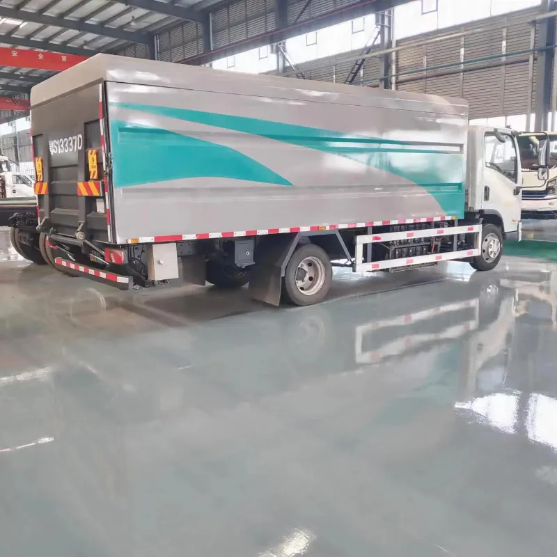 国六蓝牌出口外销大型吸尘扫路车厂区绿化除尘车