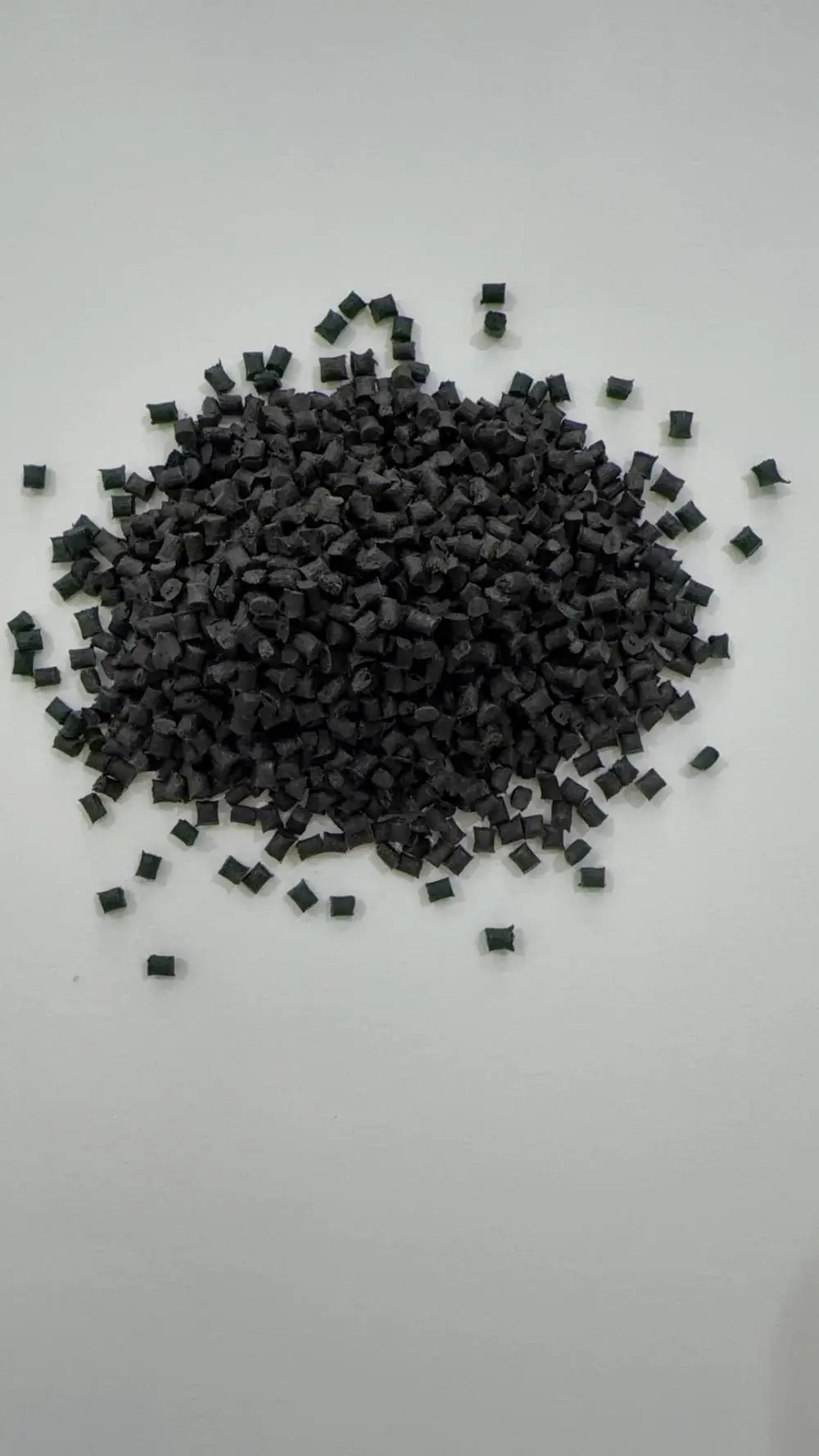 改性碳纤维增强防静电导电尼龙PA6 30%碳纤 电子托盘专用料