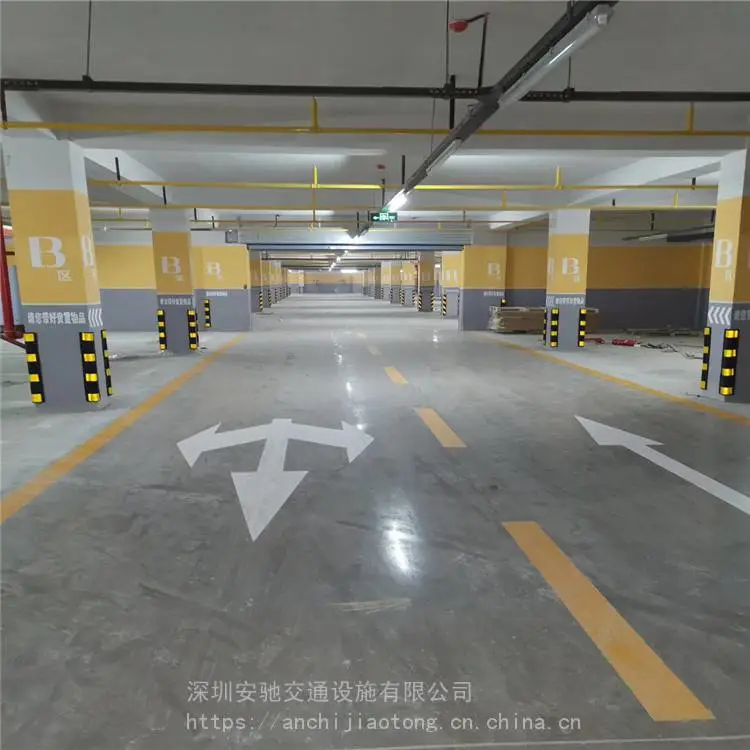 安驰交通专业承接惠州广场混凝土压花地坪漆 复古地坪施工厂家