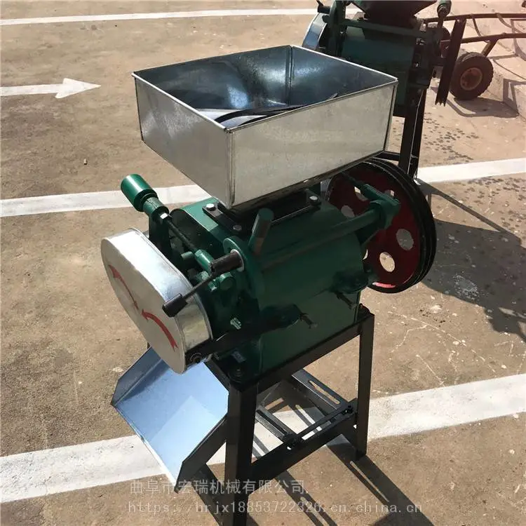泰安电动高粱花生挤扁机厂家油脂类物料粉碎机 花生压碎机